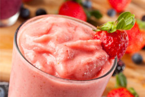 strawberry lemonade smoothie closeup view